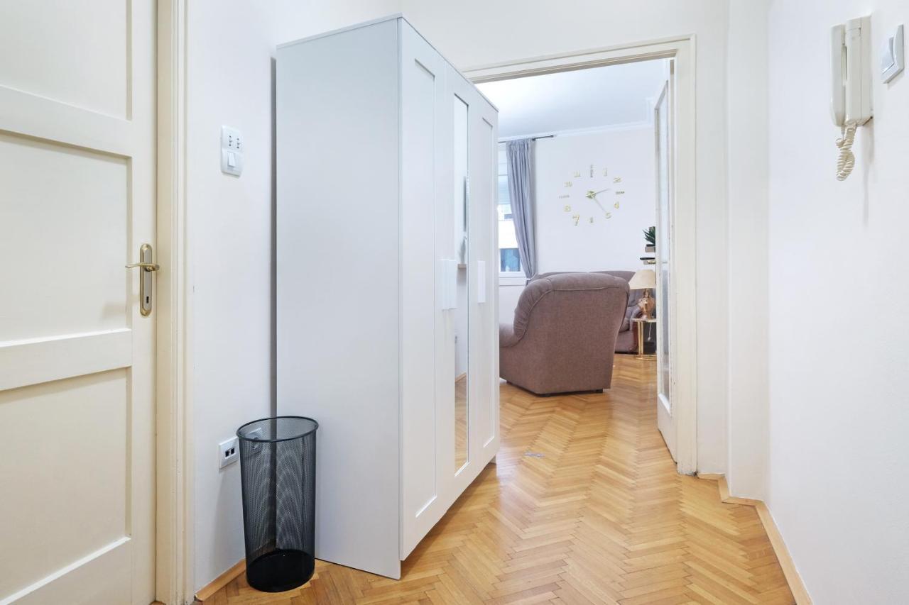 Illusion Downtown Apartment Belgrad Exteriör bild